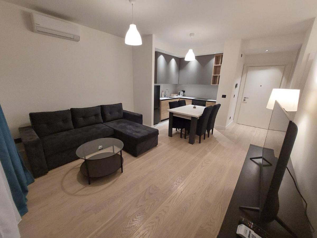 Apartman Irma Sajmiste Exterior foto